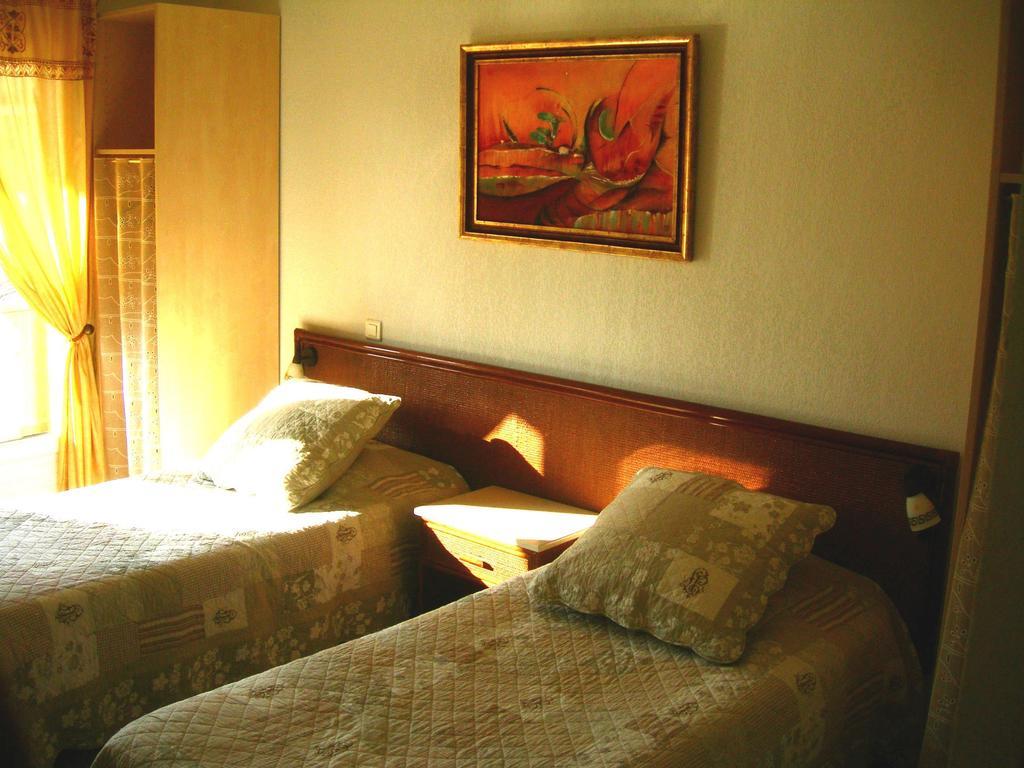 Hotel De La Madeleine Anduze Værelse billede