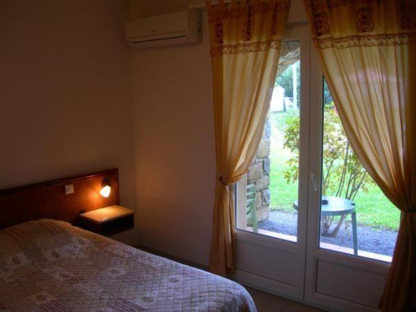 Hotel De La Madeleine Anduze Eksteriør billede